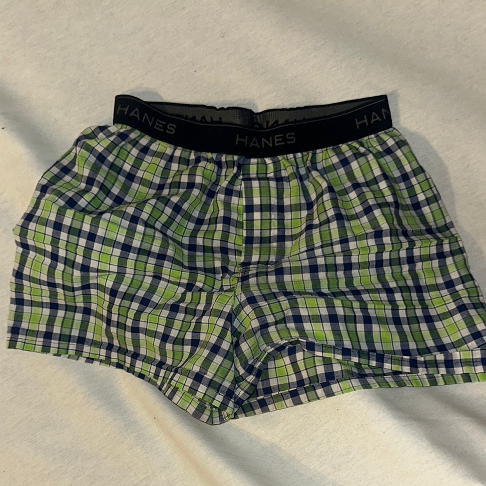 Hanes Mens Size Large Green Plaid Boxer Shorts.